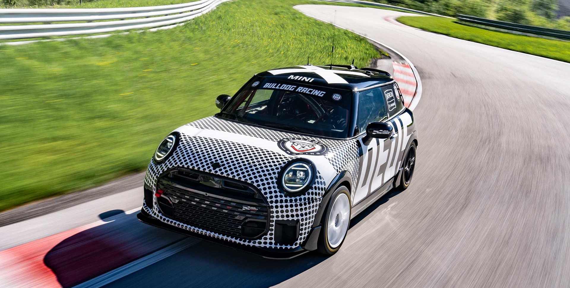 Bulldog Racing Mini JCW: Kecil-Kecil Cabe Rawit!