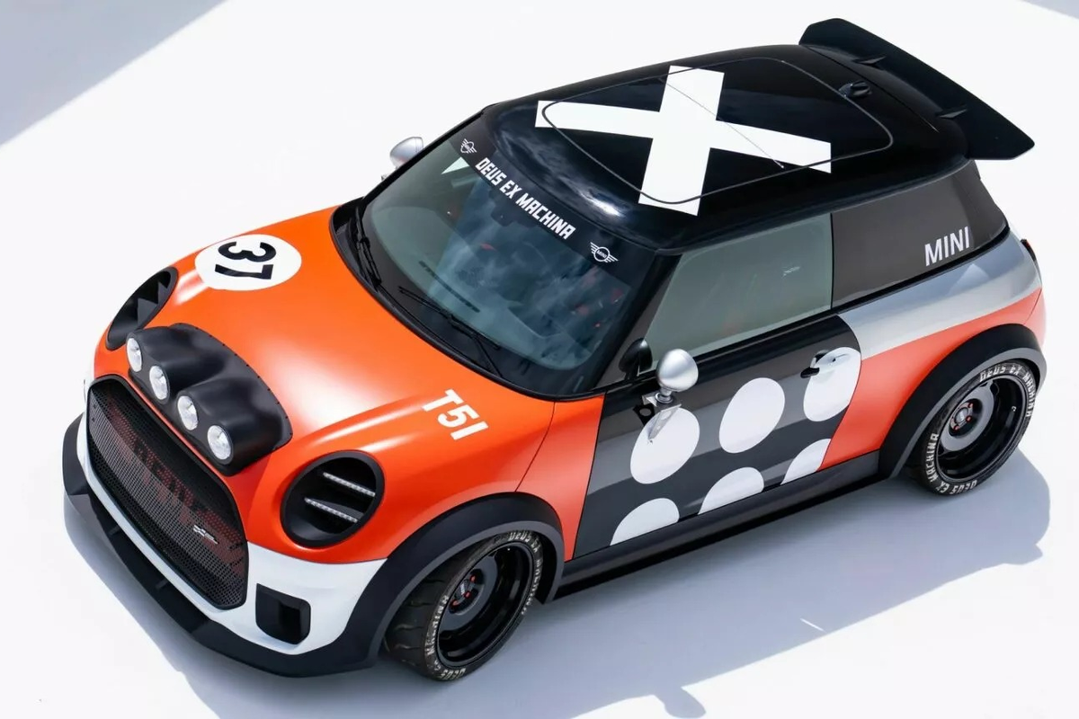 MINI JCW x Deus Ex Machina