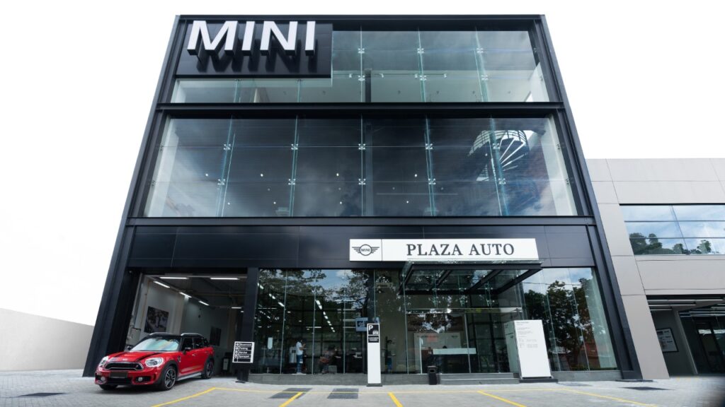 Plaza MINI Cooper