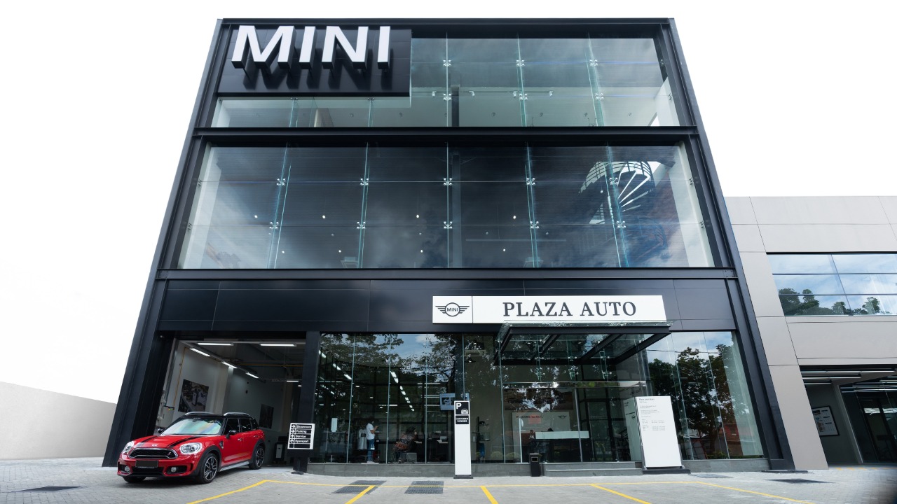 Plaza MINI Cooper