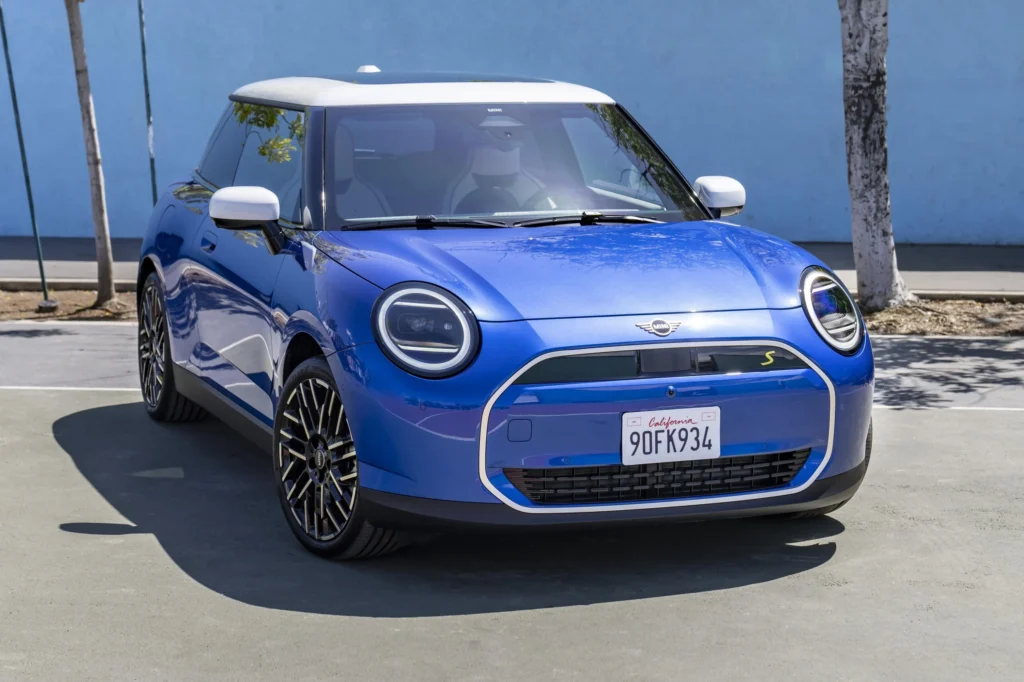 Pajak MINI Cooper