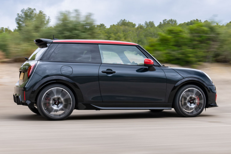 Harga MINI Cooper 3-Door